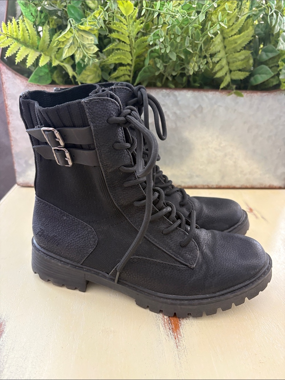 Blowfish Malibu Black Moto Combat Boots Side Buckles Grunge Goth Women’s Size 7